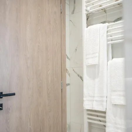 Nalu Luxury Adults Only Daire