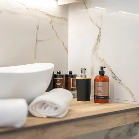 Nalu Luxury Adults Only Daire