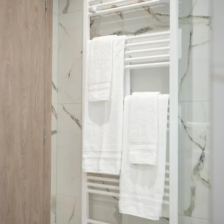 Nalu Luxury Adults Only Kéfalos