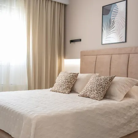 Nalu Luxury Adults Only Kéfalos